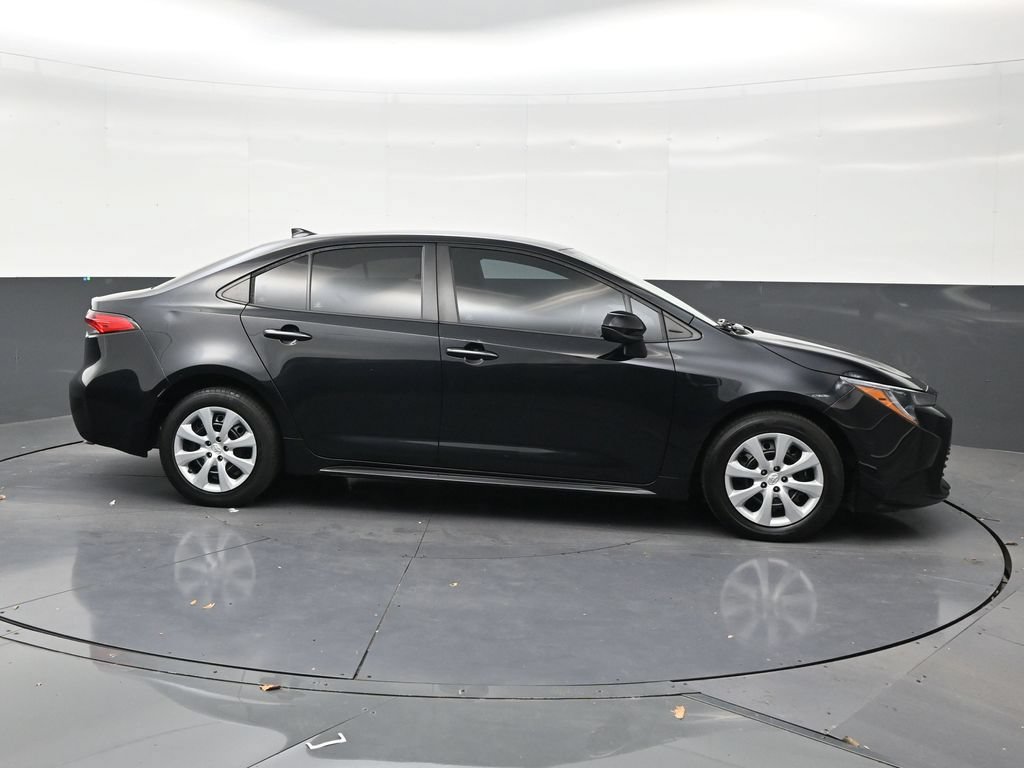 Used 2023 Toyota Corolla LE FWD image 6