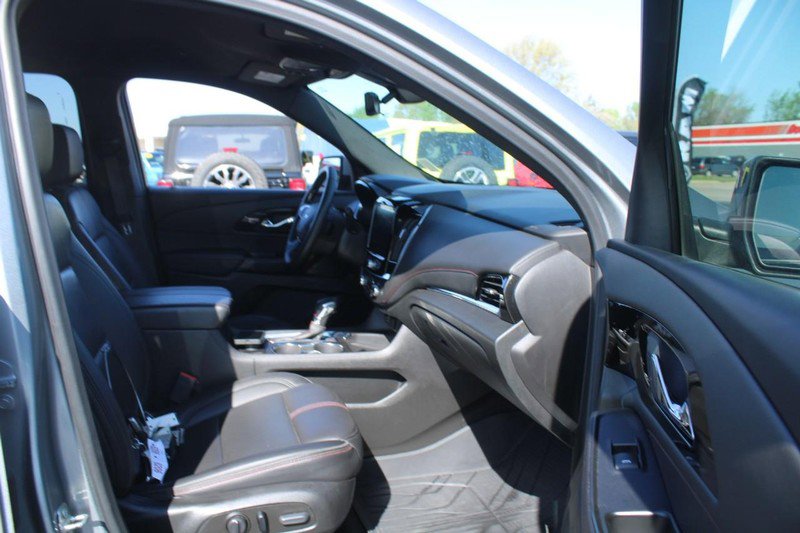 Used 2023 Chevrolet Traverse RS FWD image 11
