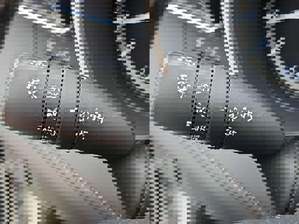 Used 2021 Toyota Highlander XSE image 29