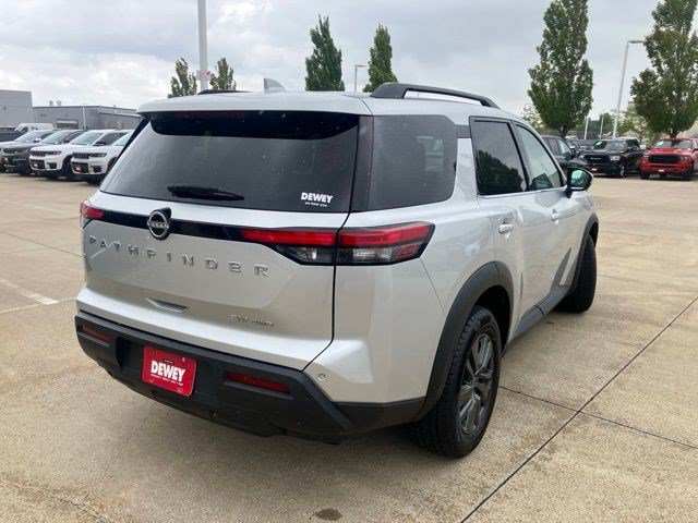 Used 2024 Nissan Pathfinder SV AWD/4WD image 9