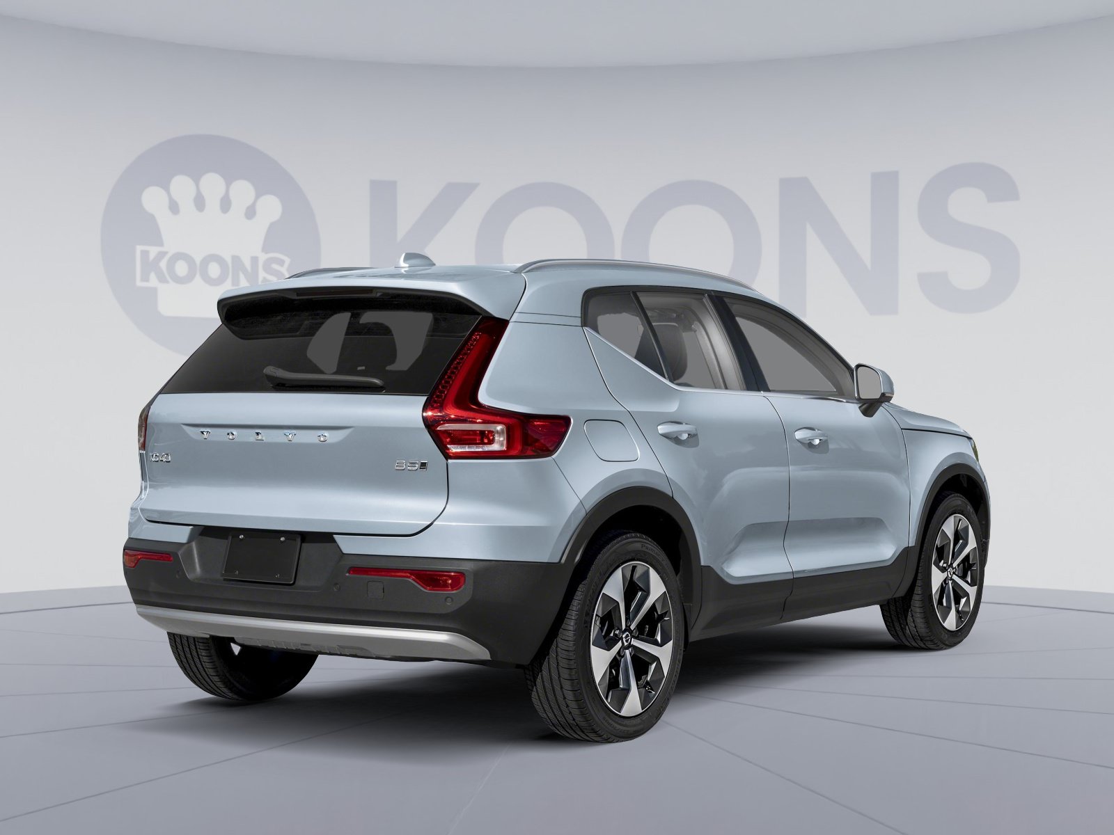 Used 2025 Volvo XC40 B5 Plus AWD/4WD image 2