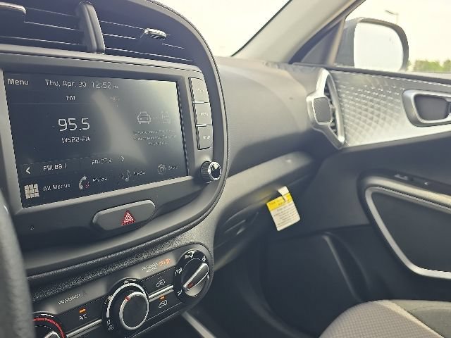 Used 2025 Kia Soul LX w/ LX Technology Package FWD image 23