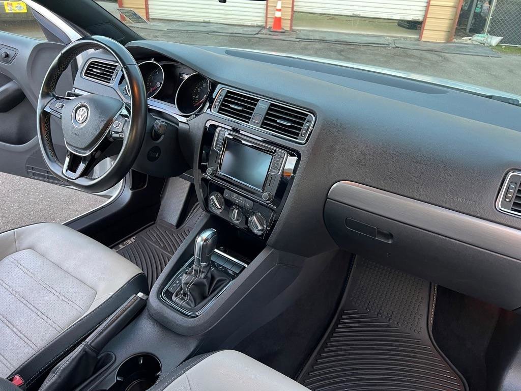 Used 2016 Volkswagen Jetta Sport w/ Lighting Package image 24