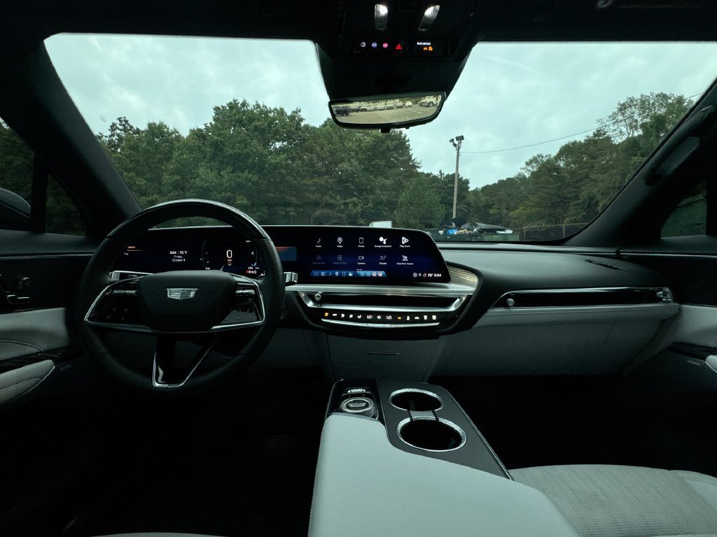 Used 2024 Cadillac Lyriq Luxury RWD image 30