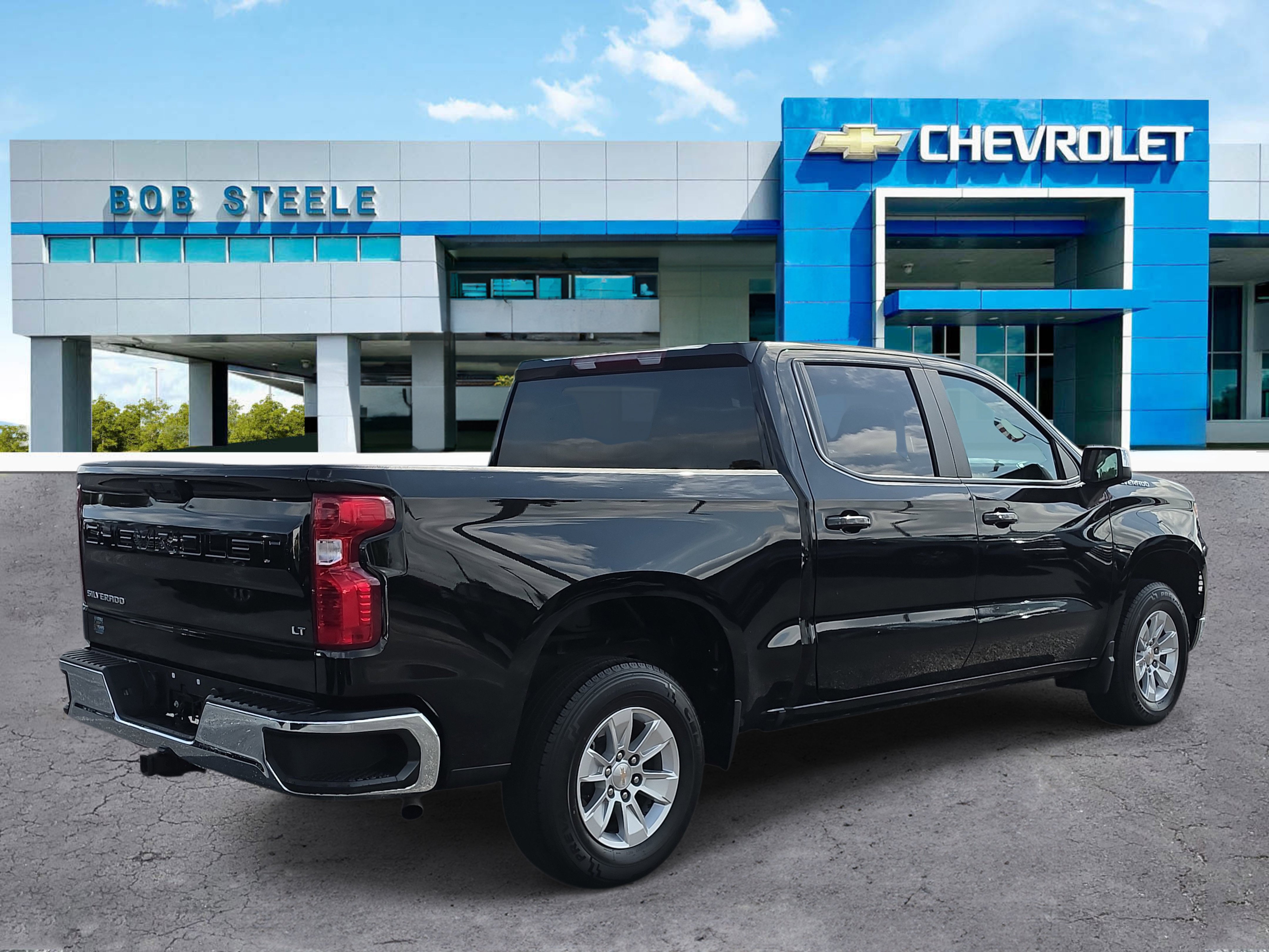 Certified 2025 Chevrolet Silverado 1500 LT RWD image 4