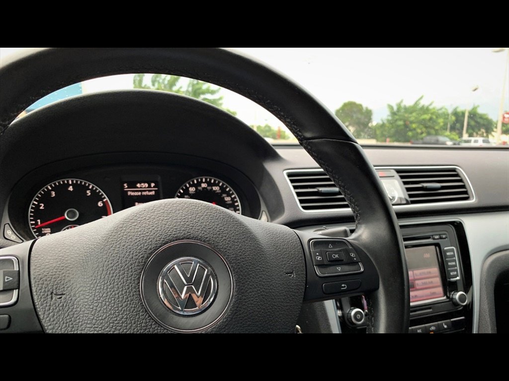 Used 2013 Volkswagen Passat 2.5 SE FWD image 9