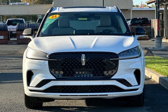 Used 2025 Lincoln Aviator Reserve w/ Jet Appearance Package image 6