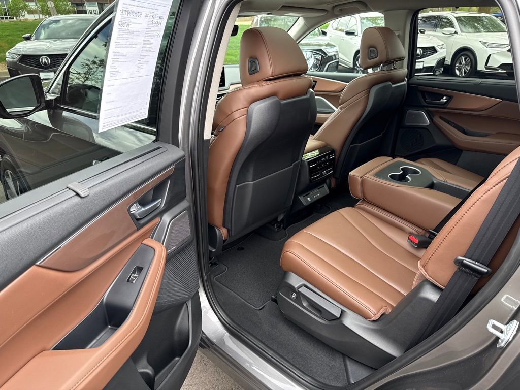 Certified 2026 Acura MDX w/ Technology Package AWD/4WD image 15