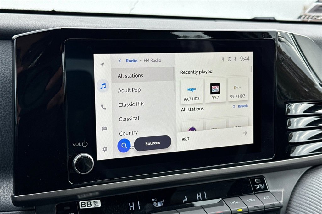 Used 2025 Toyota Camry SE image 16