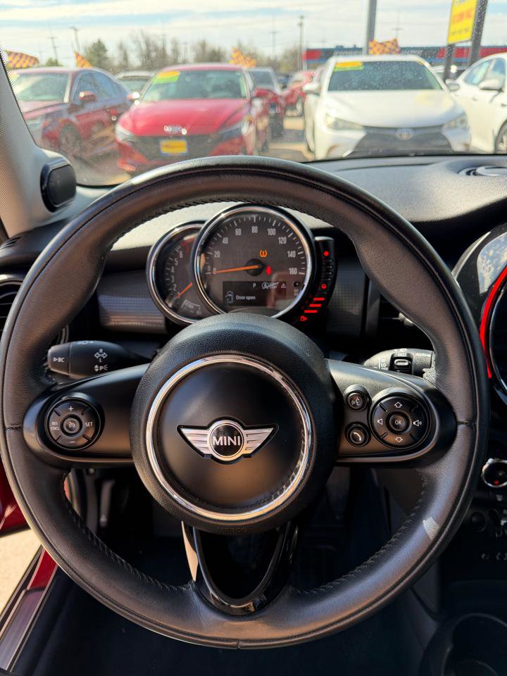 Used 2016 MINI Cooper 4-Door Hardtop image 12