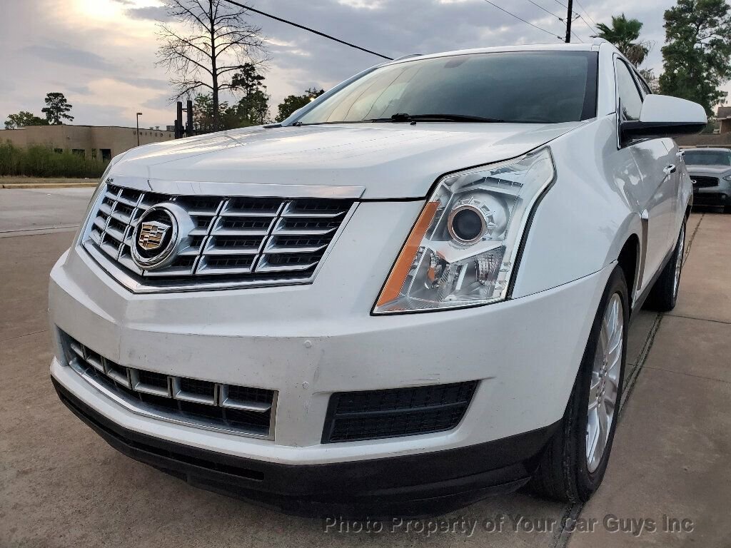 Used 2015 Cadillac SRX Luxury image 3