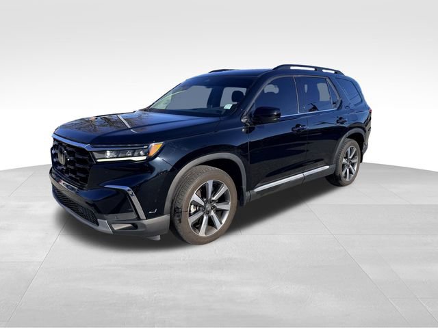 Used 2024 Honda Pilot Touring image 1