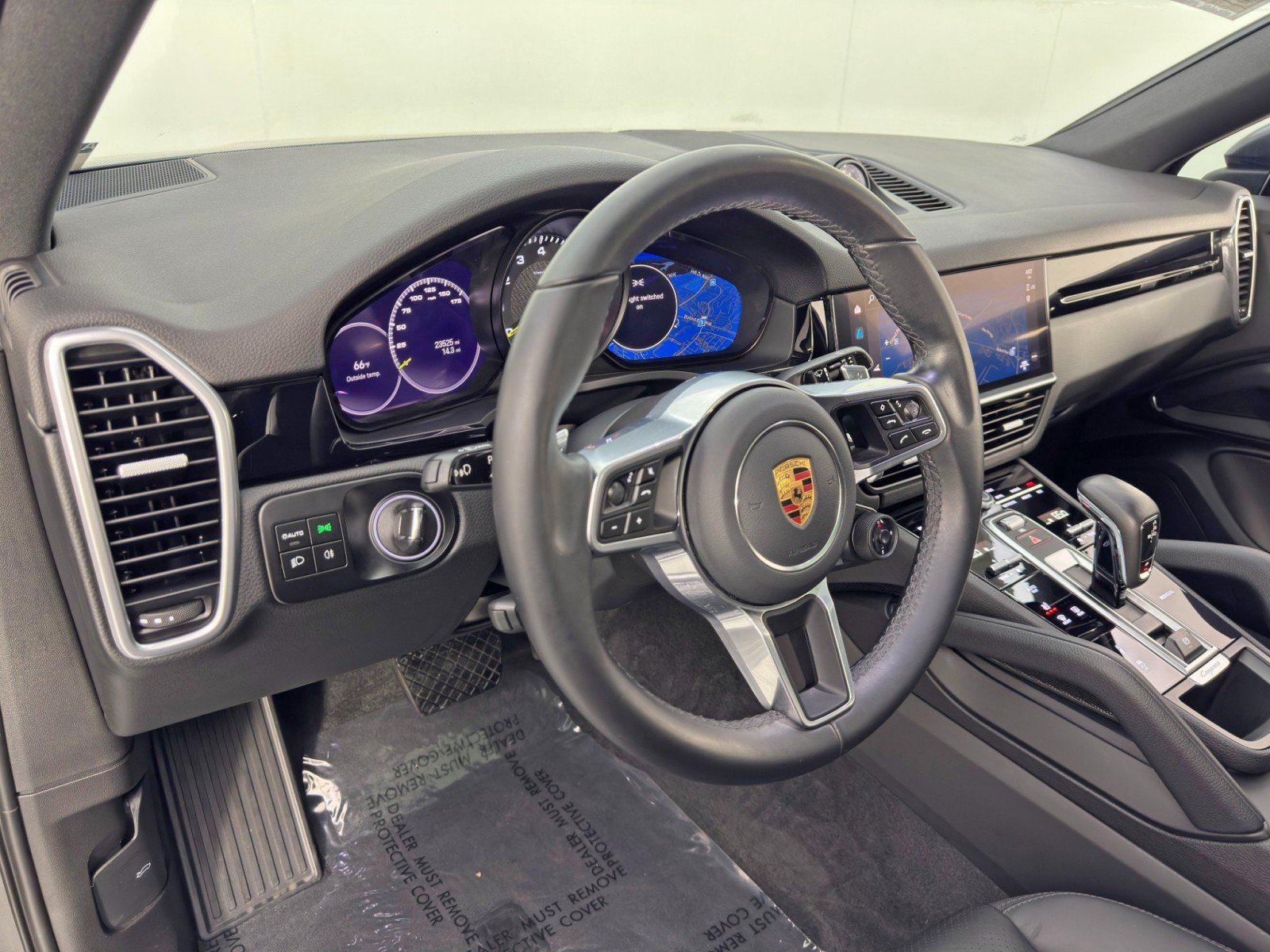 Used 2023 Porsche Cayenne Coupe AWD/4WD image 14