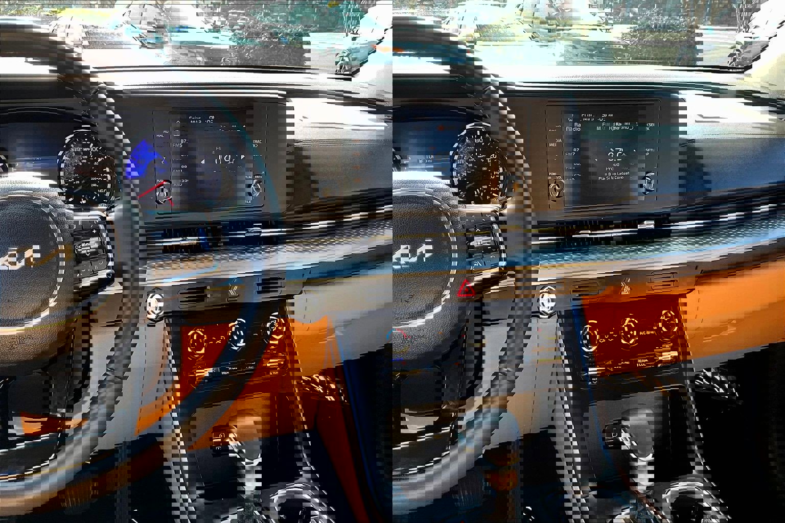 Used 2023 Kia Carnival LX image 6