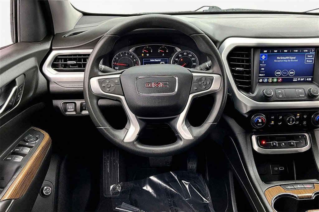 Used 2023 GMC Acadia SLE w/ Driver Convenience Package image 5