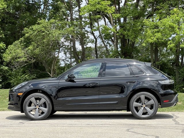 New 2025 Porsche Macan image 2