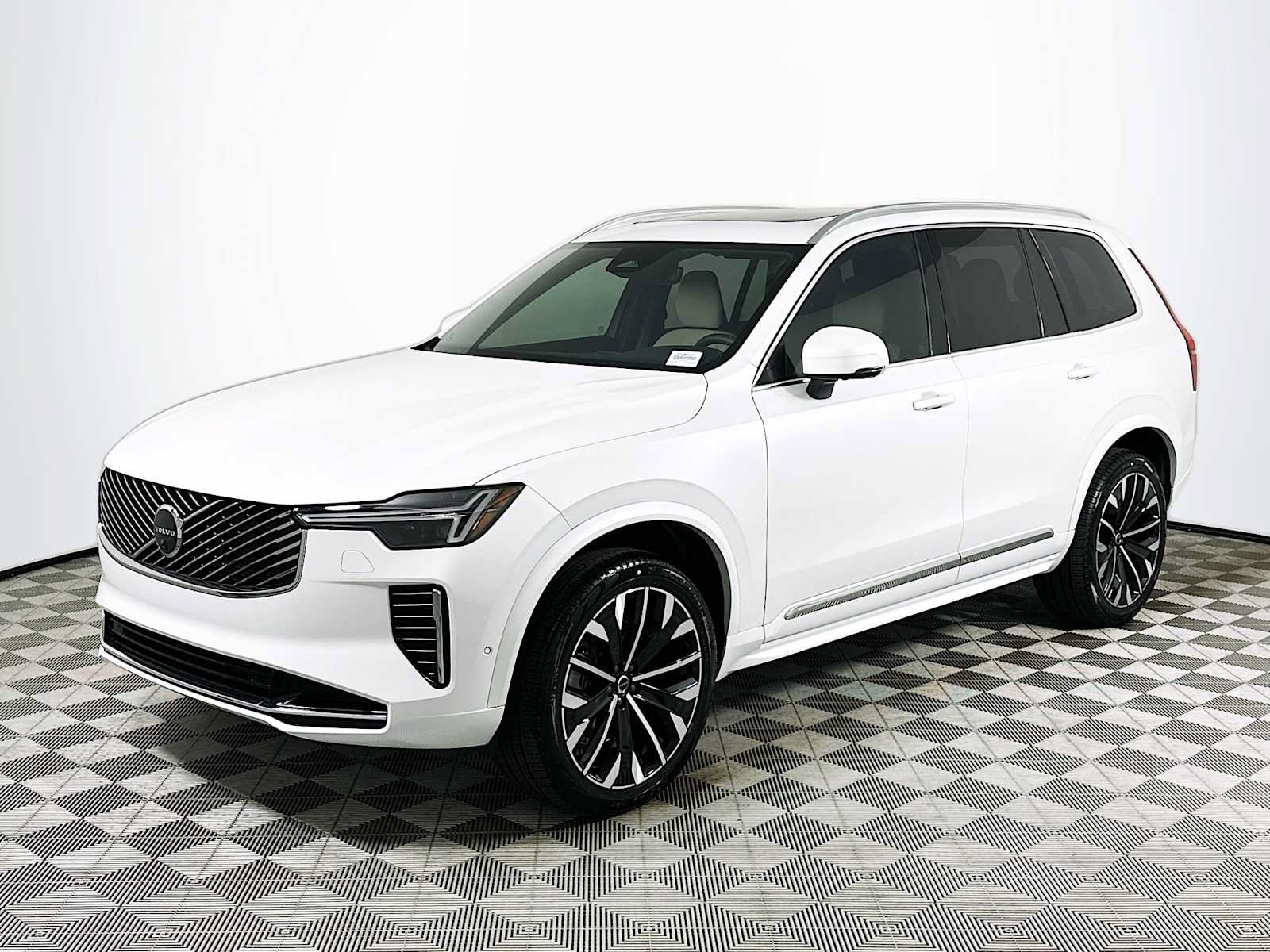 New 2026 Volvo XC90 B5 Plus w/ Protection Package AWD/4WD image 3
