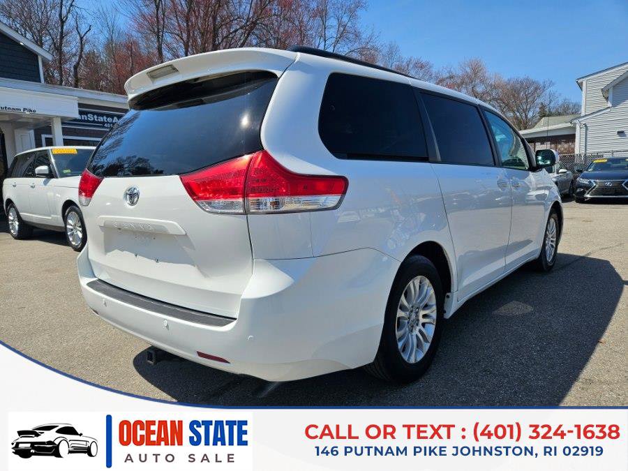 Used 2014 Toyota Sienna XLE w/ Entertainment Package FWD image 5