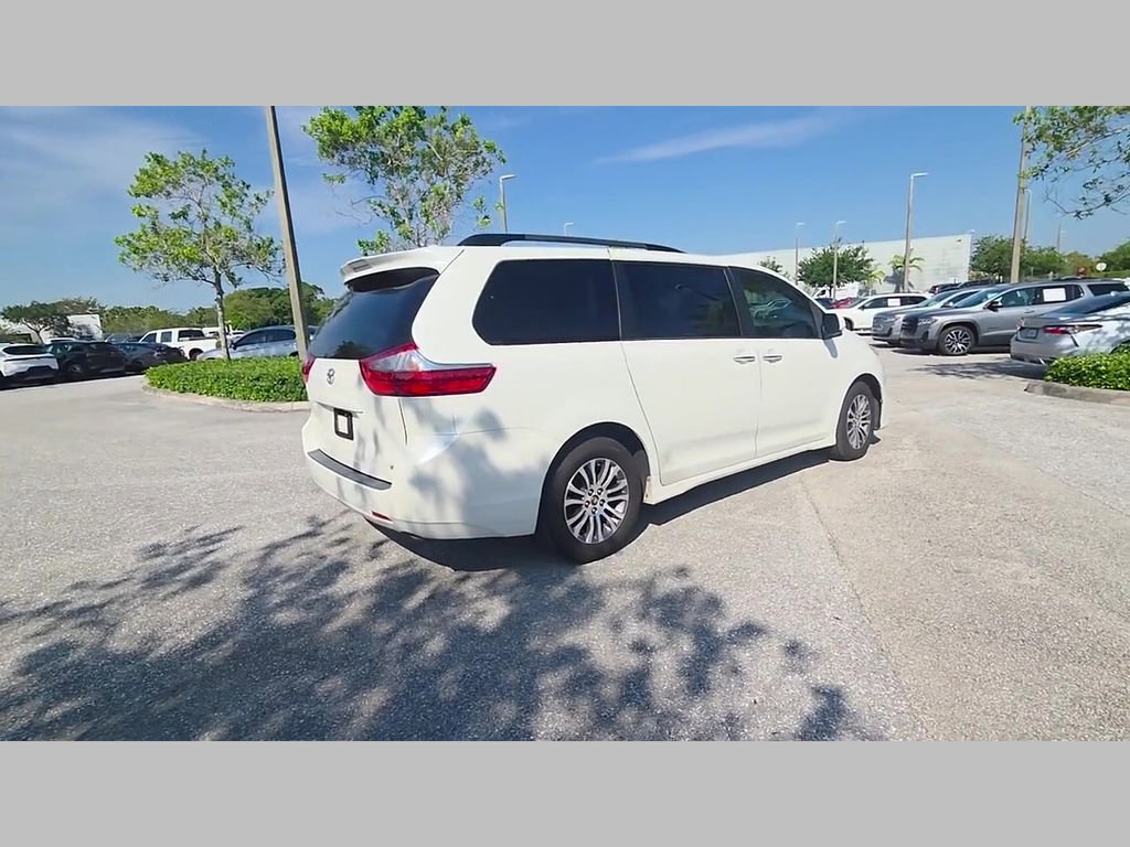 Used 2020 Toyota Sienna XLE FWD image 6