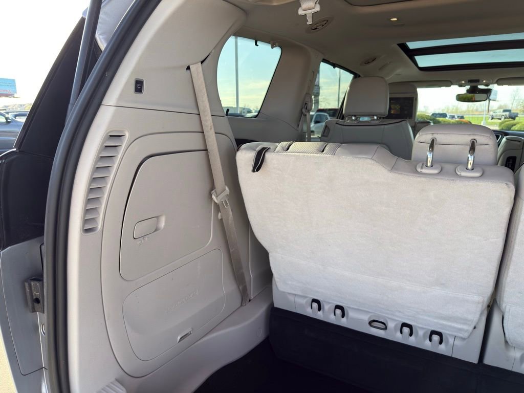 Used 2017 Chrysler Pacifica Limited image 42
