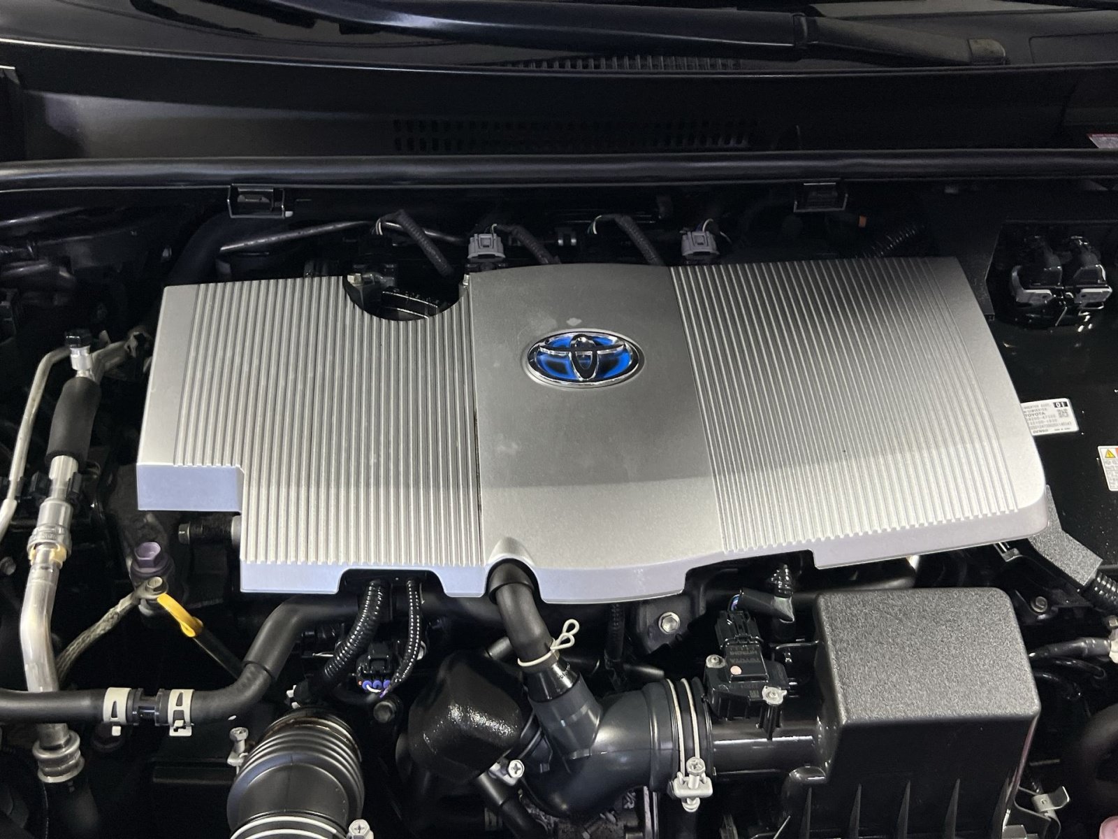 Used 2021 Toyota Prius LE w/ Carpet Mat Package (TMS) FWD image 29