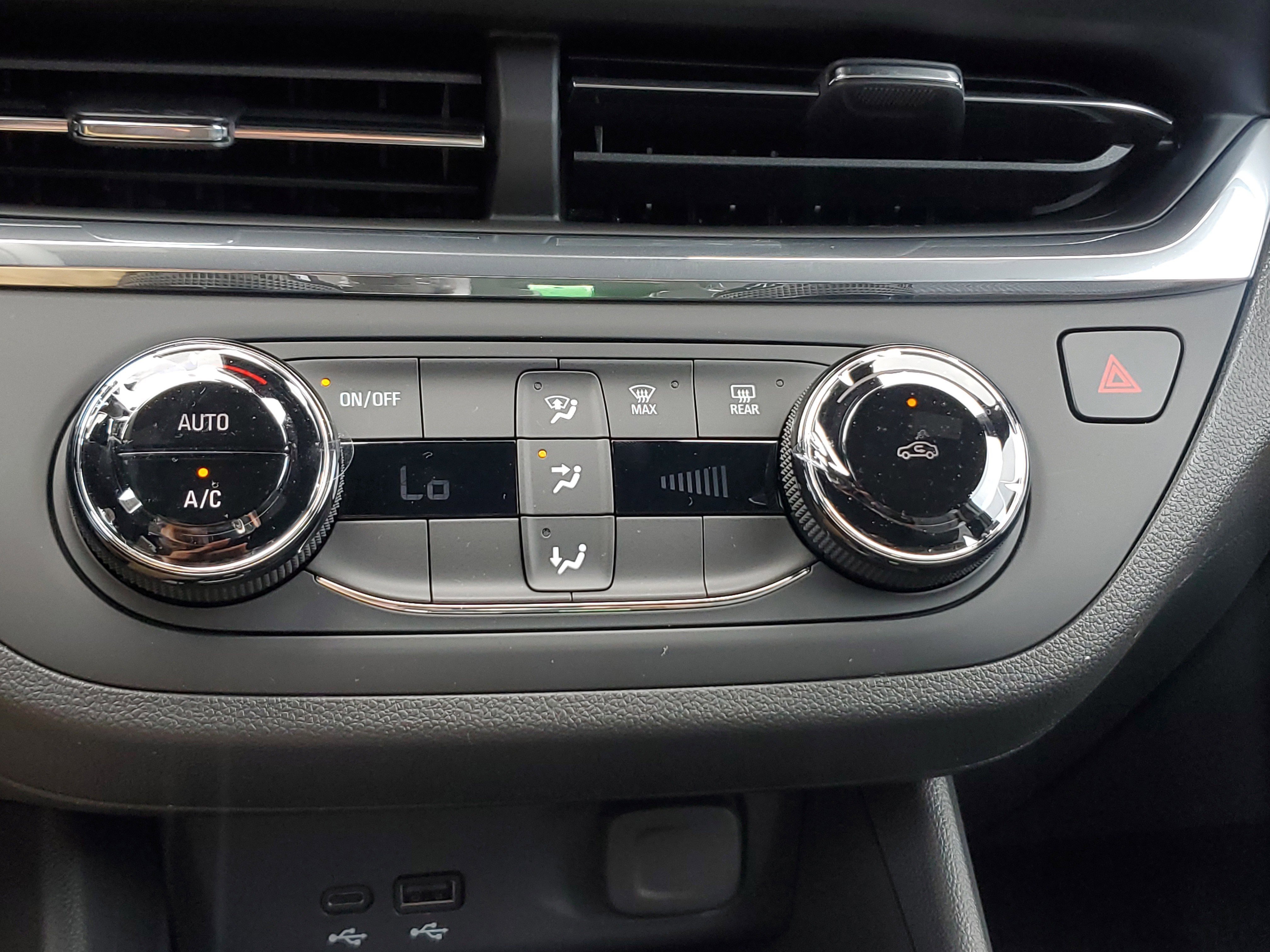 New 2025 Buick Envista Preferred image 26