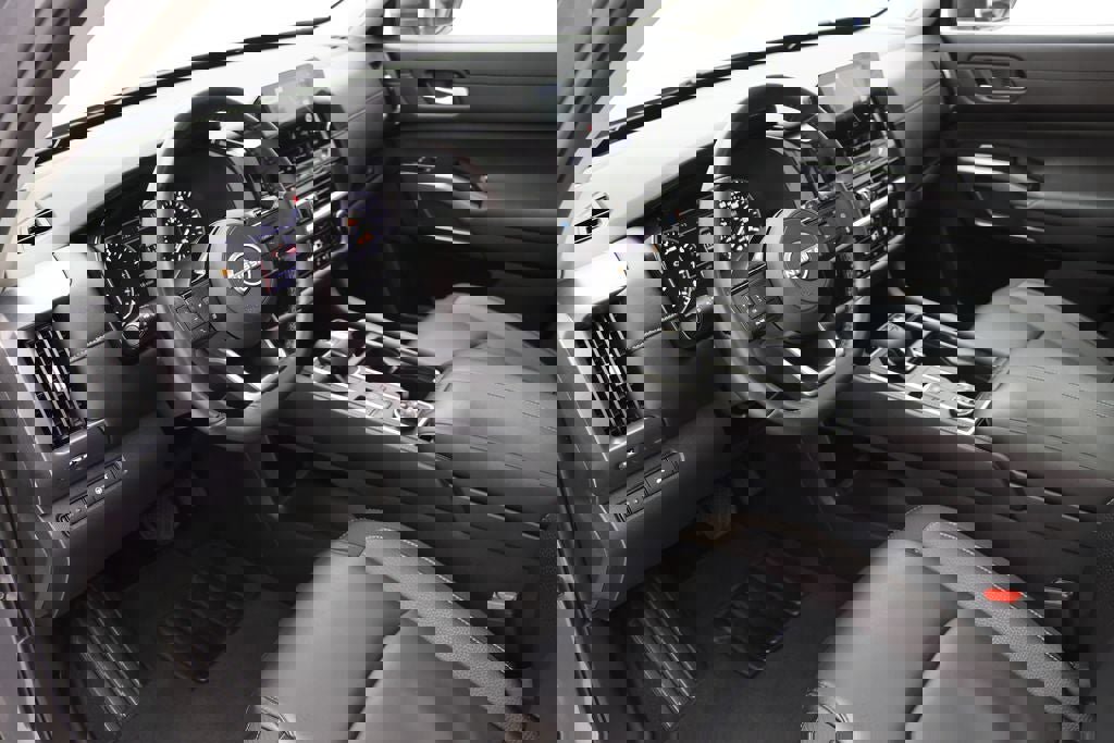 Used 2024 Nissan Pathfinder SL w/ SL Premium Package image 16