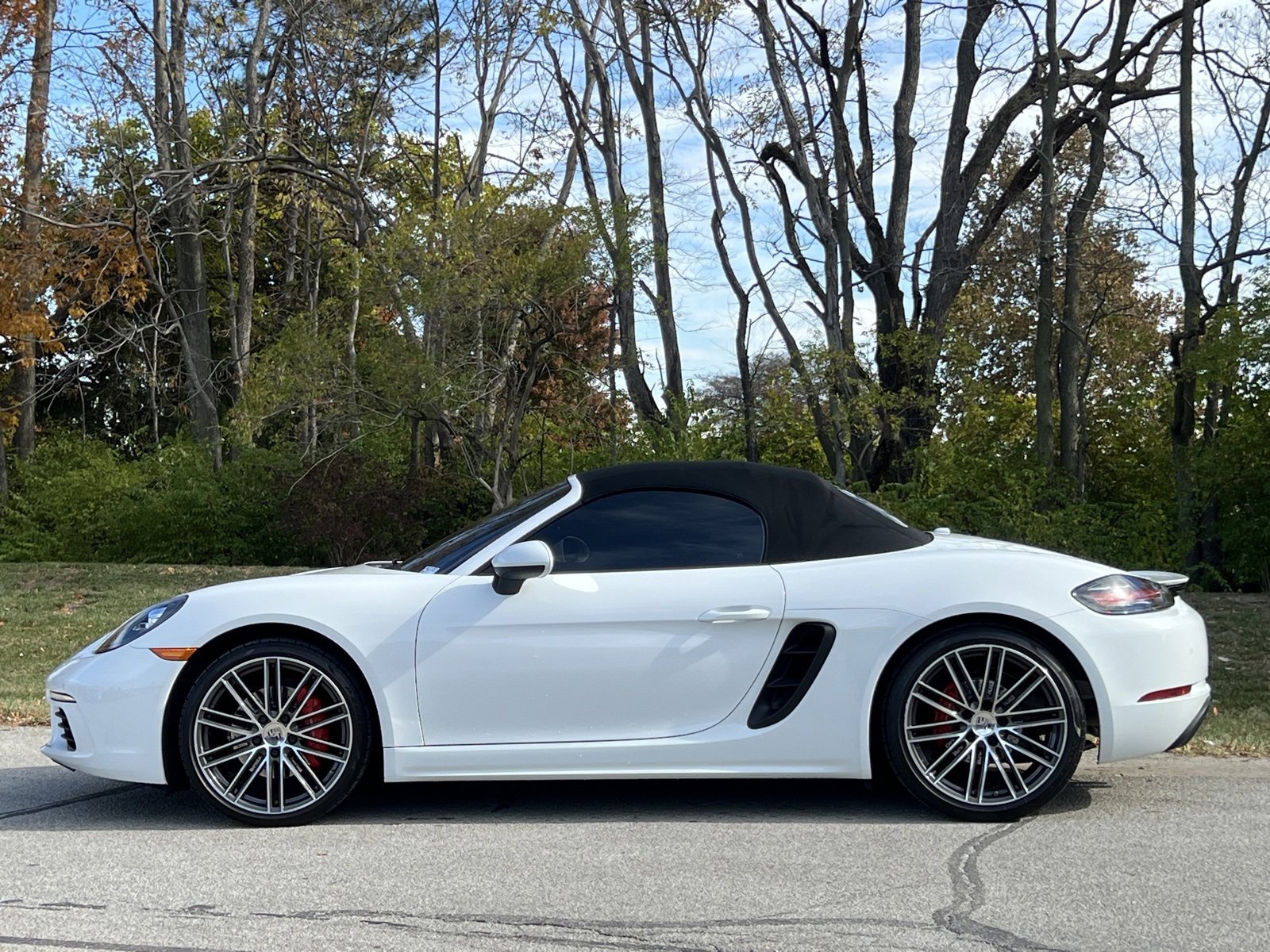Used 2017 Porsche 718 Boxster S image 2