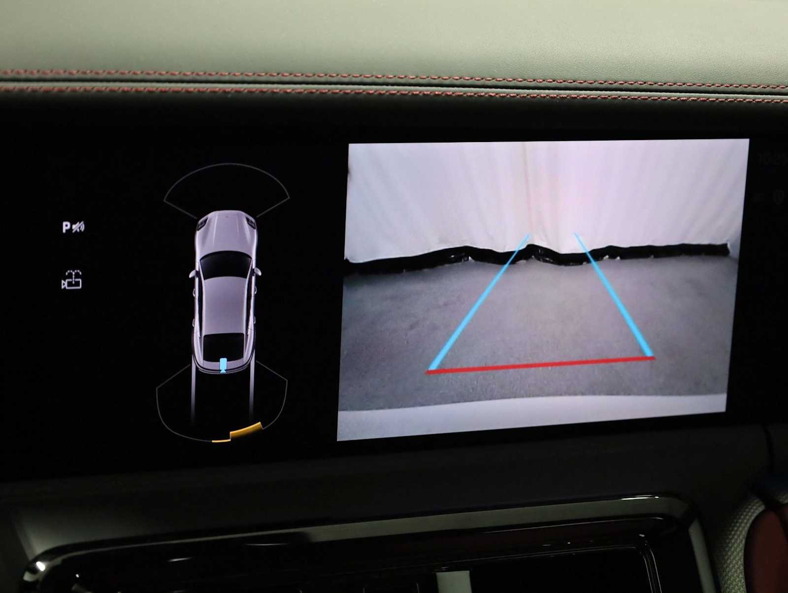 New 2026 Porsche Panamera RWD image 32