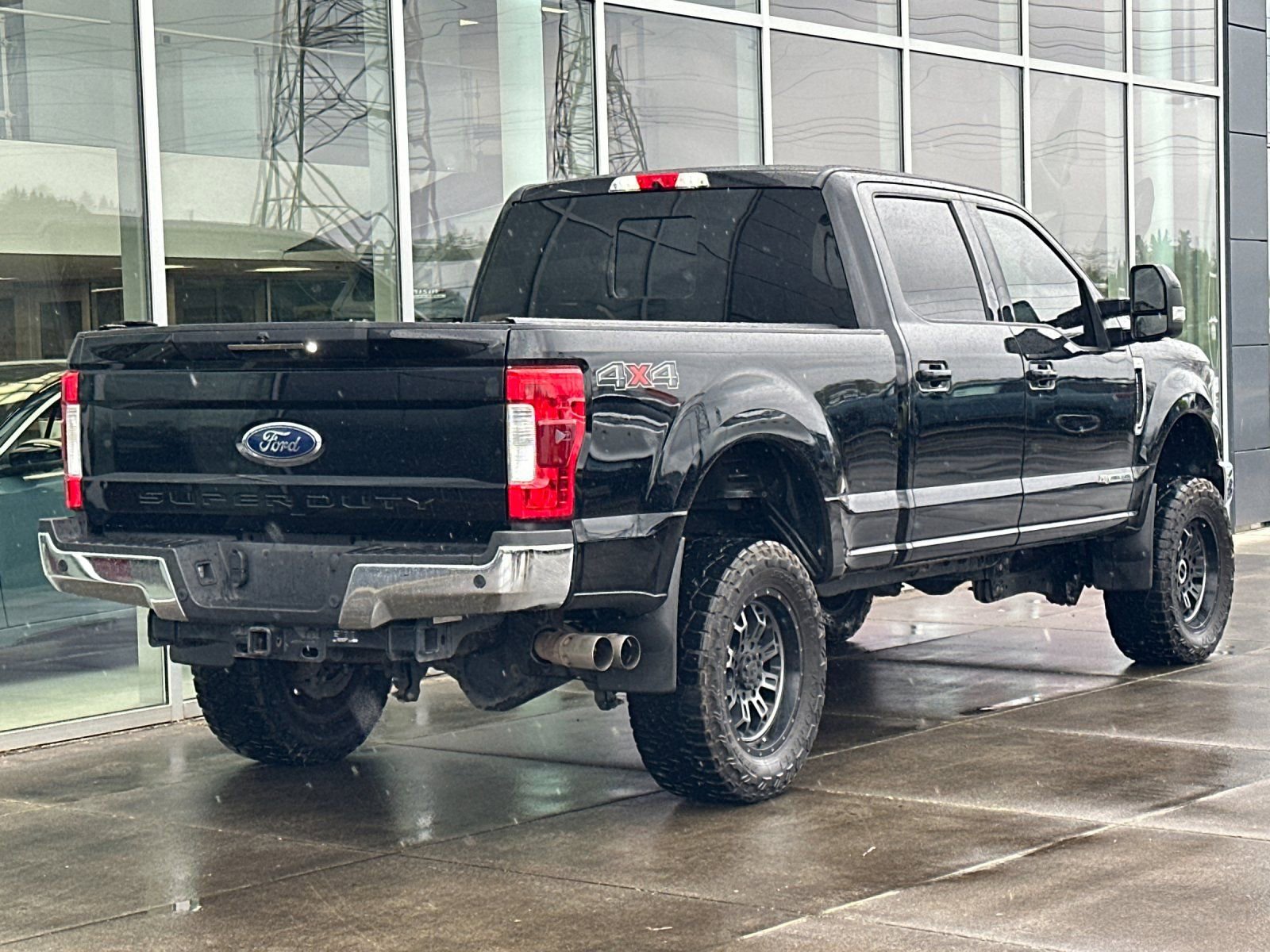Used 2018 Ford F350 Lariat w/ Lariat Ultimate Package AWD/4WD image 3