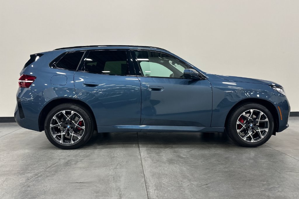Used 2026 BMW X3 xDrive30i w/ M Sport Package AWD/4WD image 3
