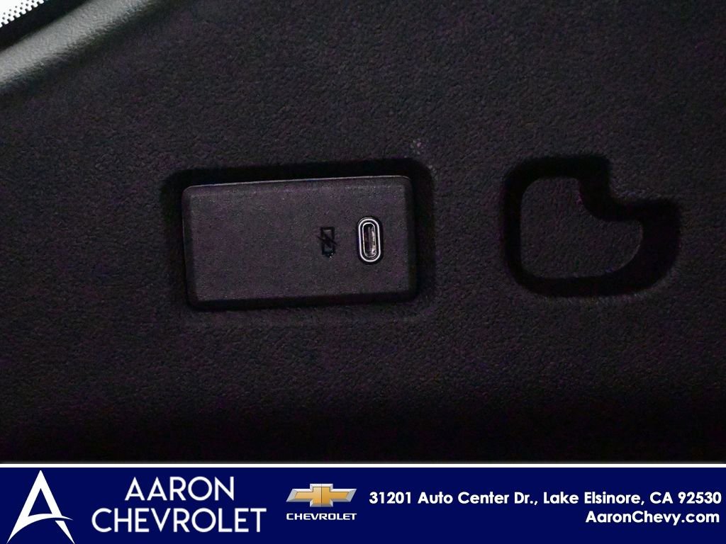 New 2026 Chevrolet Suburban LT w/ Comfort Package AWD/4WD image 41