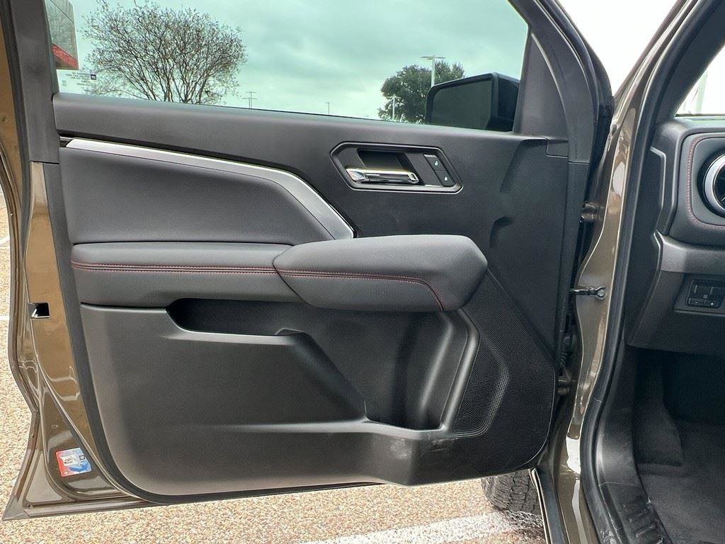 Used 2023 Chevrolet Colorado Z71 w/ Z71 Convenience Package 2 image 14