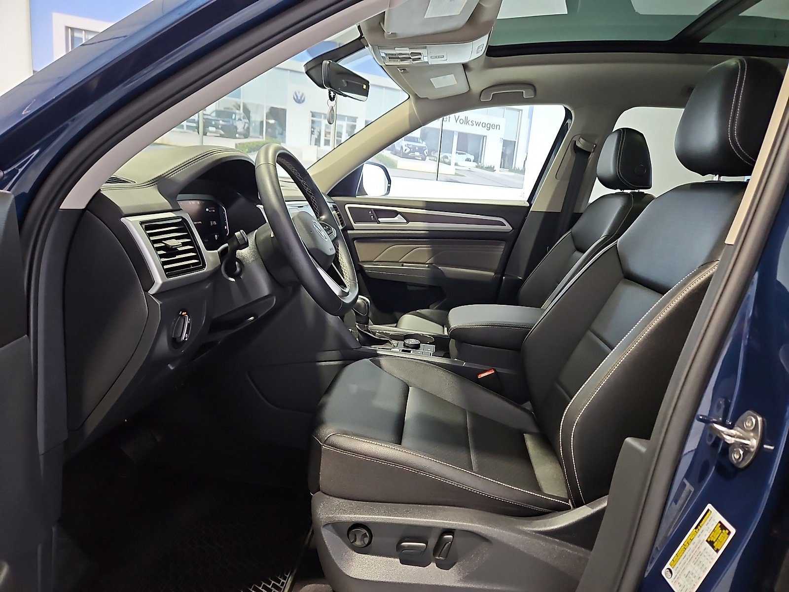 Certified 2023 Volkswagen Atlas SE w/ Panoramic Sunroof Package image 10