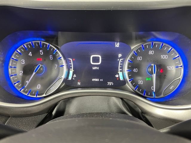 Used 2024 Chrysler Pacifica Touring-L FWD image 15