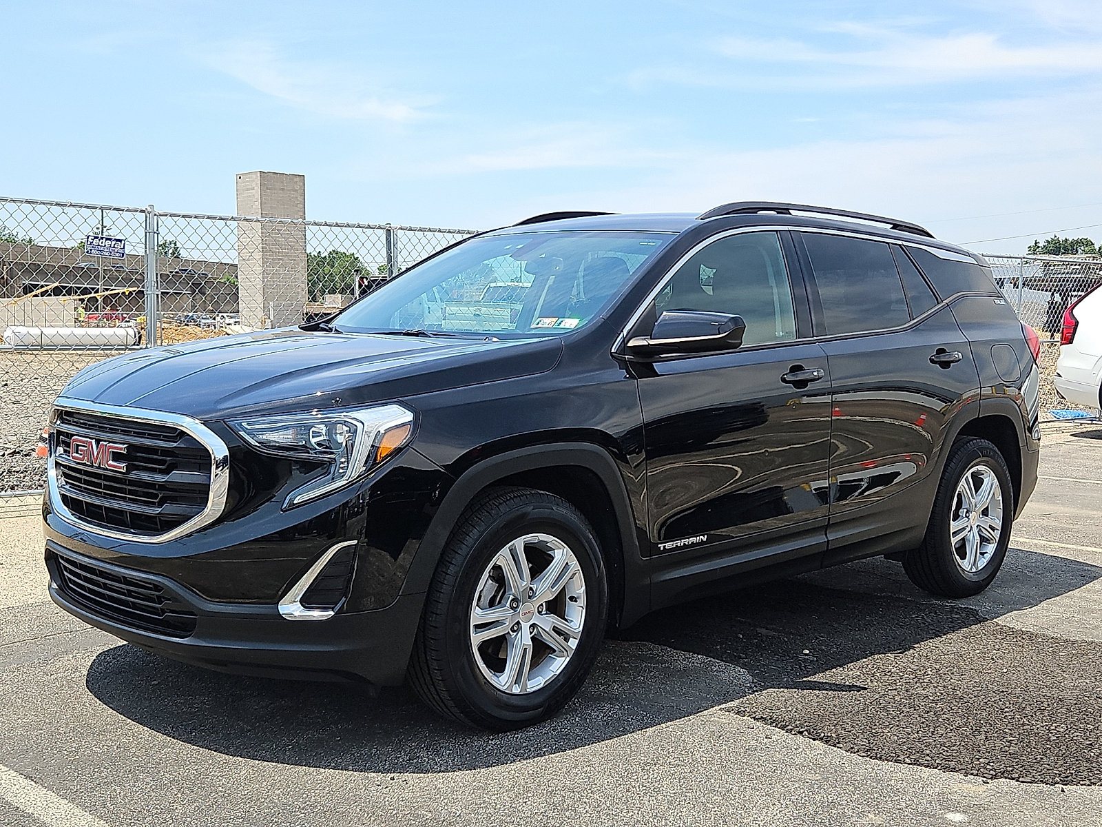 Certified 2018 GMC Terrain SLE w/ Driver Convenience Package FWD image 3