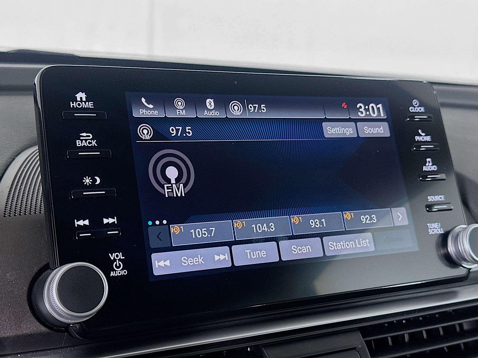 Used 2018 Honda Accord EX image 21