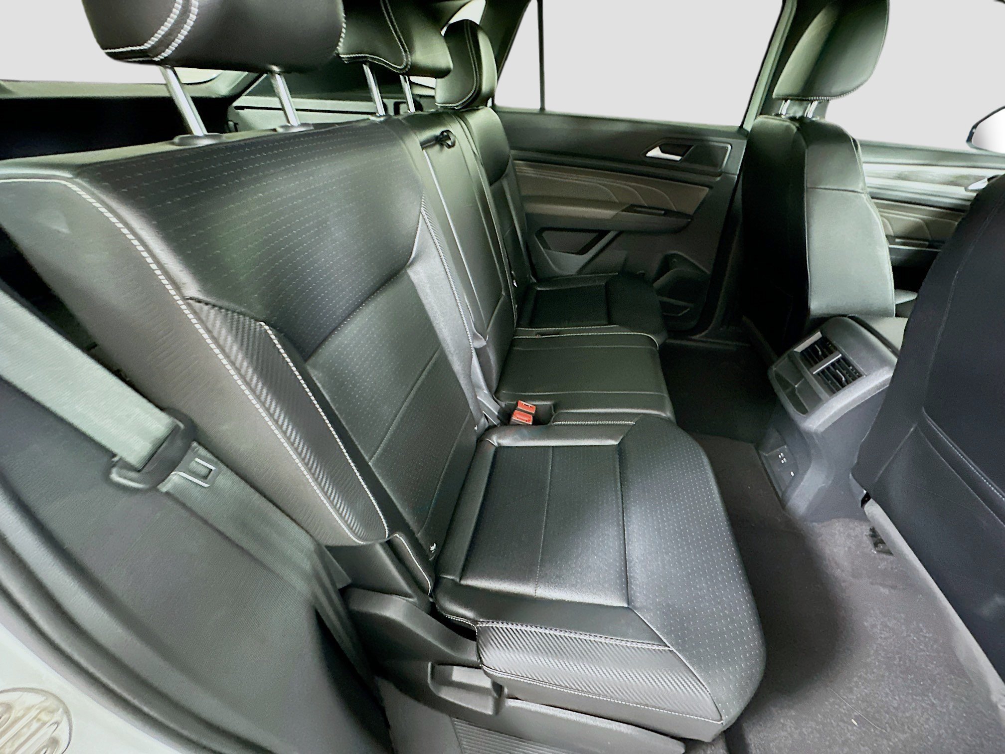 Used 2021 Volkswagen Atlas Cross Sport SE w/ Panoramic Sunroof Package FWD image 26