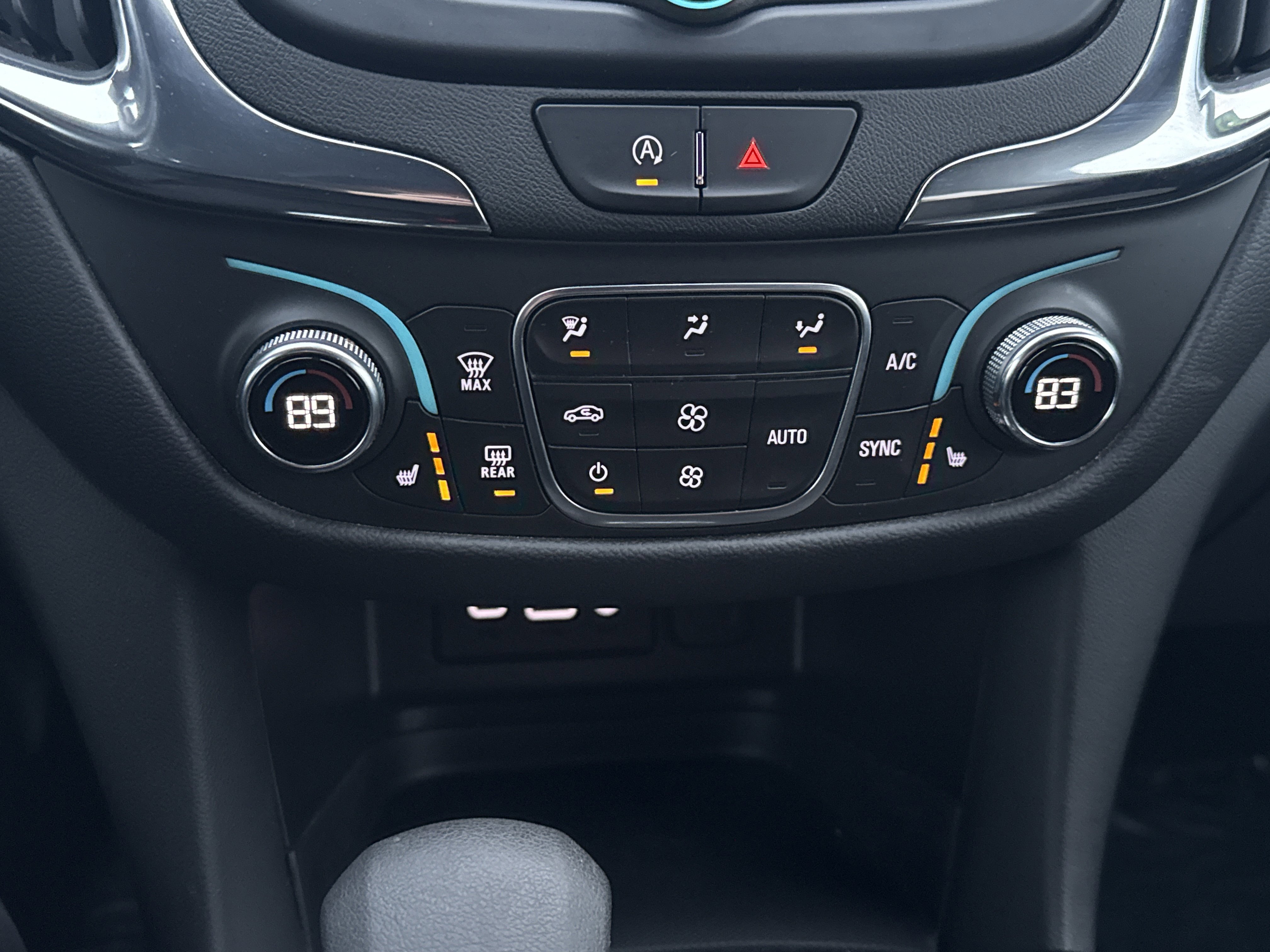 Used 2023 Chevrolet Equinox LT image 29