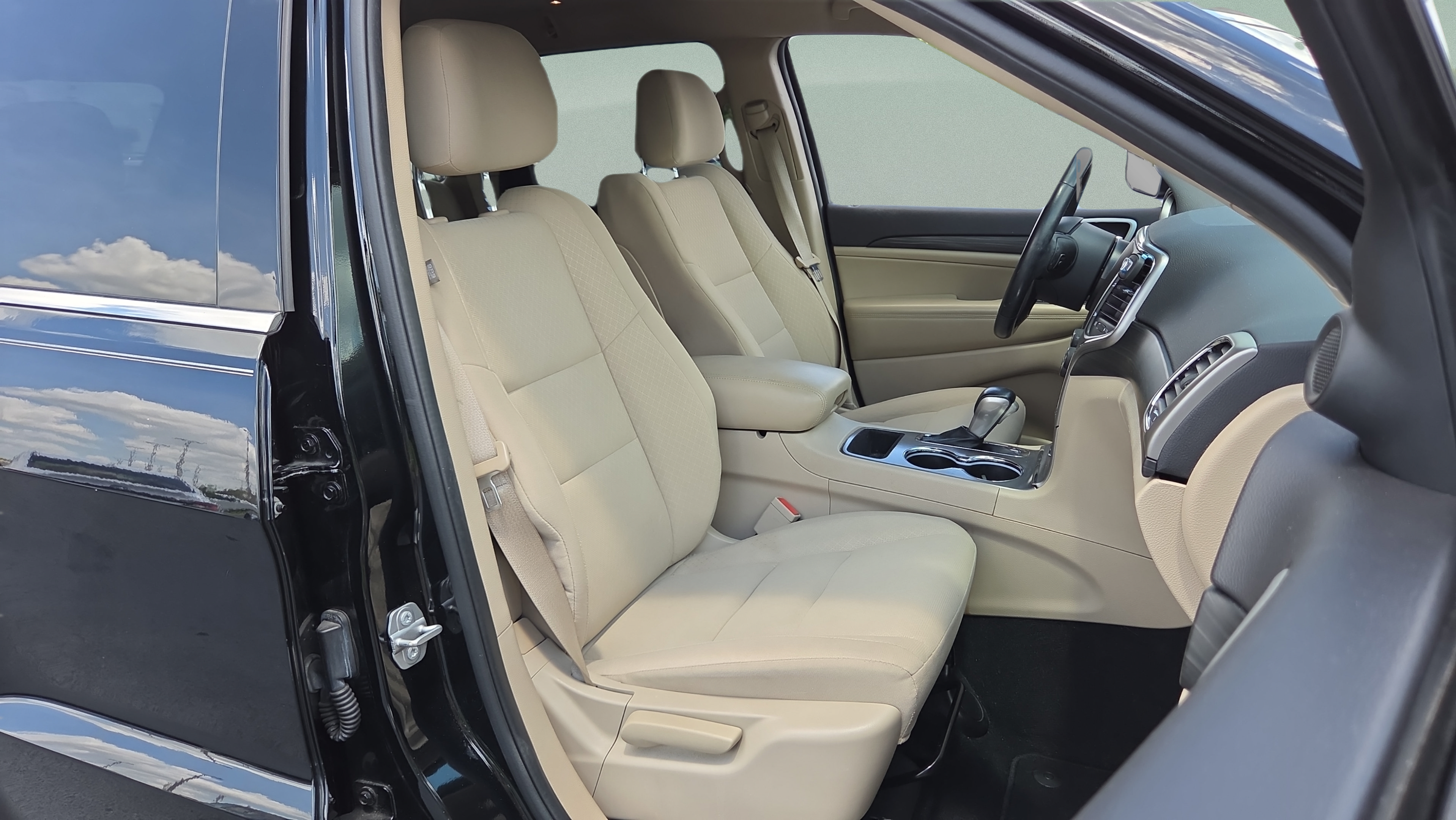 Used 2021 Jeep Grand Cherokee Laredo RWD image 17