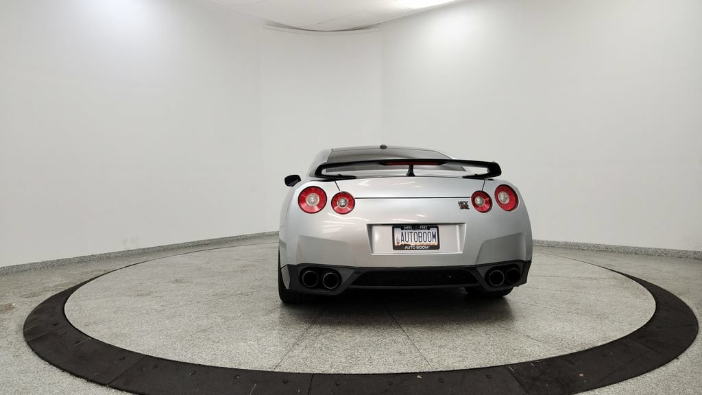 Used 2010 Nissan GT-R Premium AWD/4WD image 4