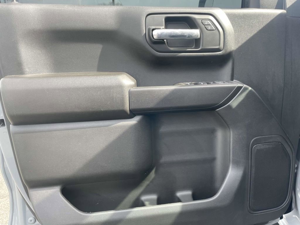 Used 2025 Chevrolet Silverado 1500 Custom image 27
