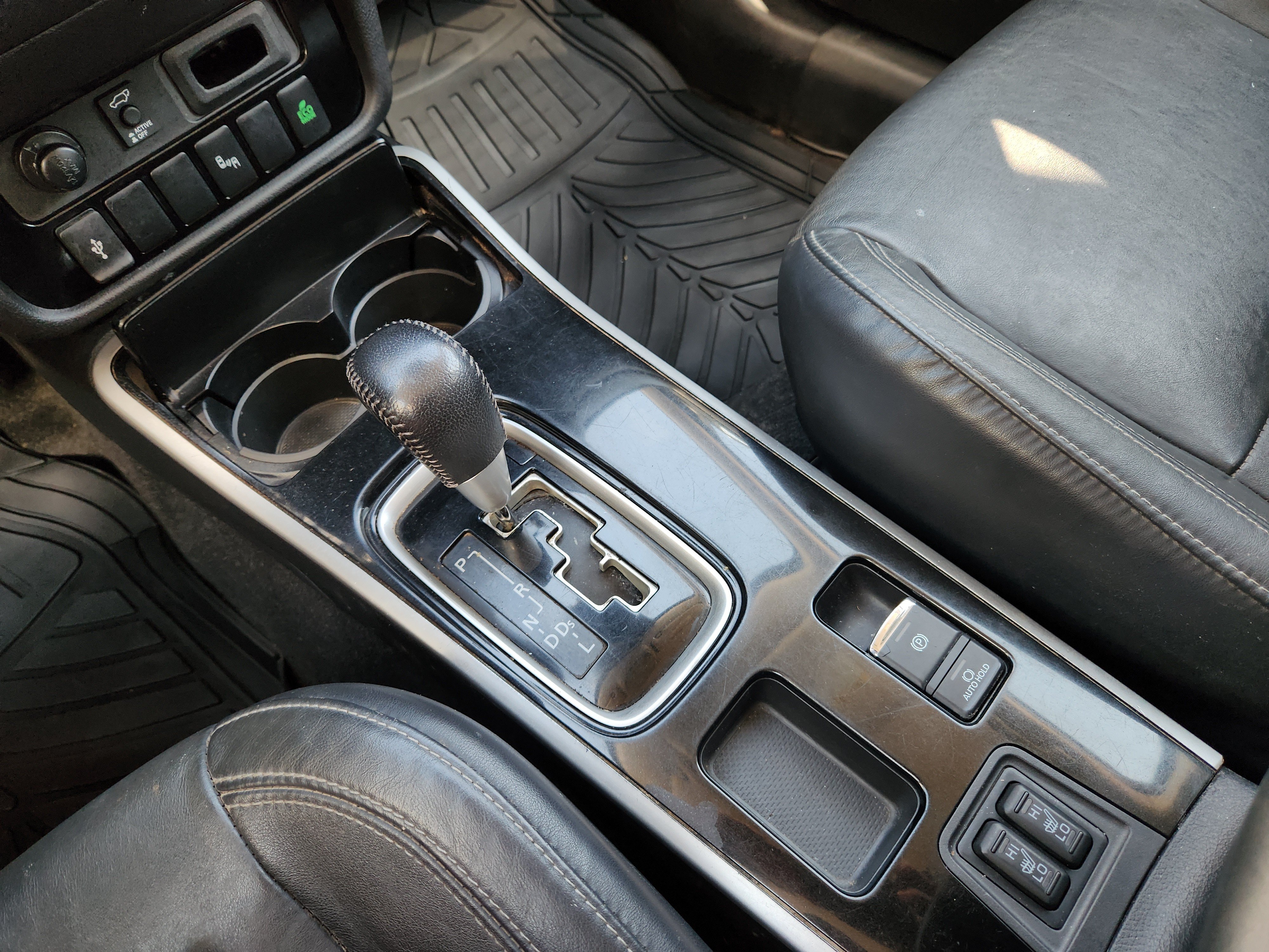 Used 2020 Mitsubishi Outlander SE FWD image 22