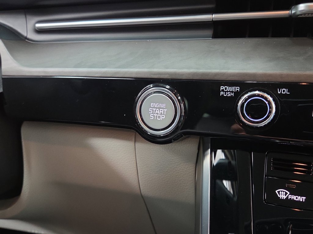Used 2022 Kia Carnival SX FWD image 20
