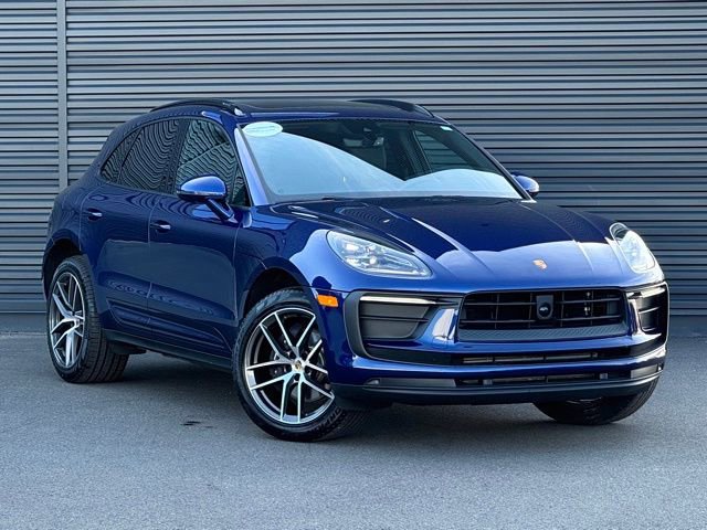 Certified 2025 Porsche Macan image 9