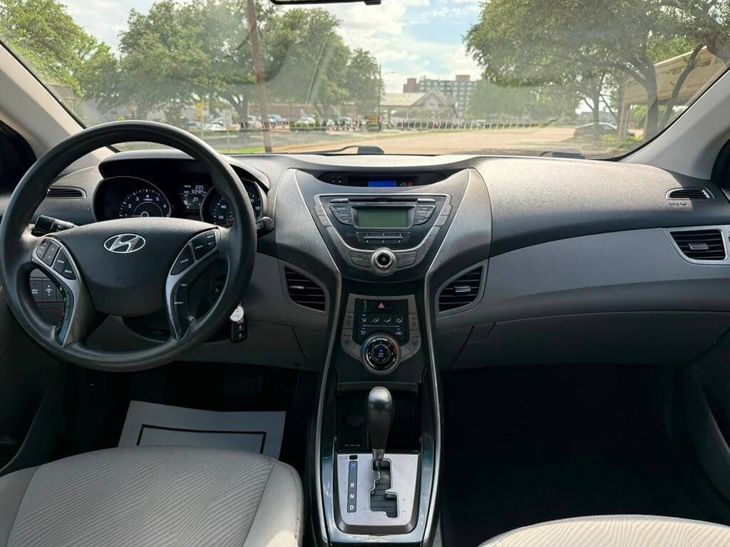 Used 2013 Hyundai Elantra GLS w/ Preferred Pkg FWD image 17