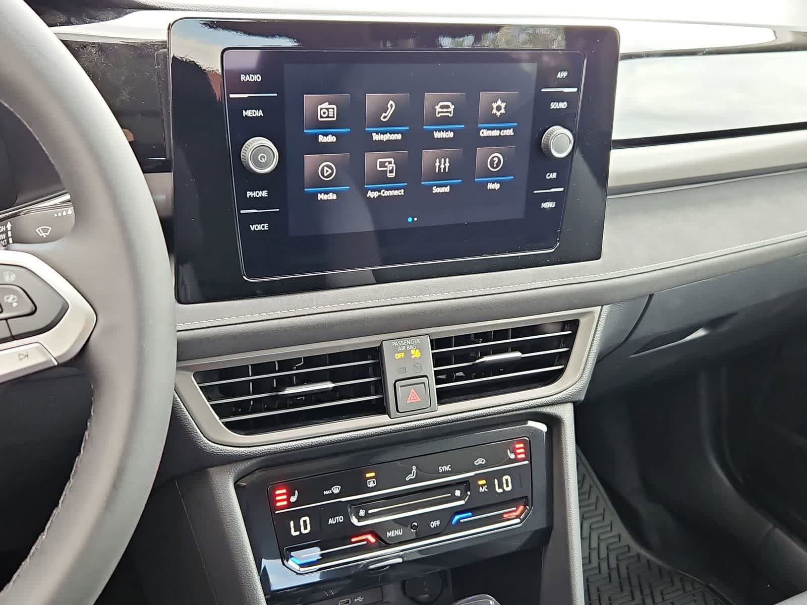 New 2026 Volkswagen Taos SE AWD/4WD image 28