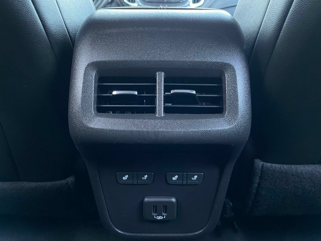 Used 2024 Chevrolet Equinox Premier AWD/4WD image 28