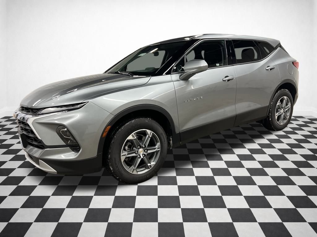 Certified 2025 Chevrolet Blazer LT w/ Driver Confidence Package image 5