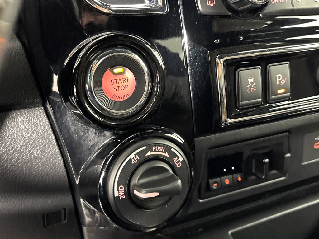 Used 2021 Nissan Titan Platinum Reserve w/ Moonroof Package image 24
